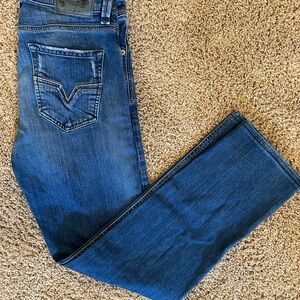 Men’s Distressed Diesel jeans